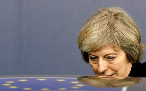 Dok se priprema egzodus britanskih financijskih institucija zbog izlaska te zemlje iz EU-a, premijerka Theresa May se bavi zakonom o lovu na lisice Yves Herman/Reuters