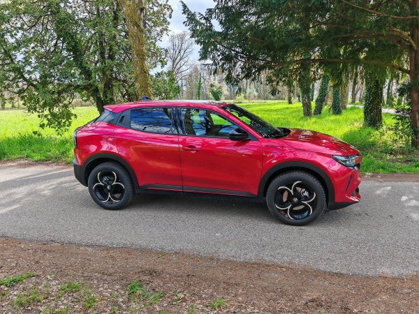 Alfa Romeo Junior Ibrida 1.2 136 KS