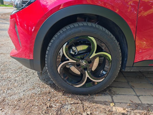 Alfa Romeo Junior Ibrida 1.2 136 KS