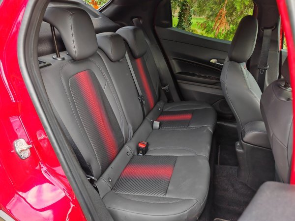 Alfa Romeo Junior Ibrida 1.2 136 KS