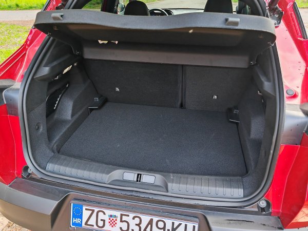 Alfa Romeo Junior Ibrida 1.2 136 KS