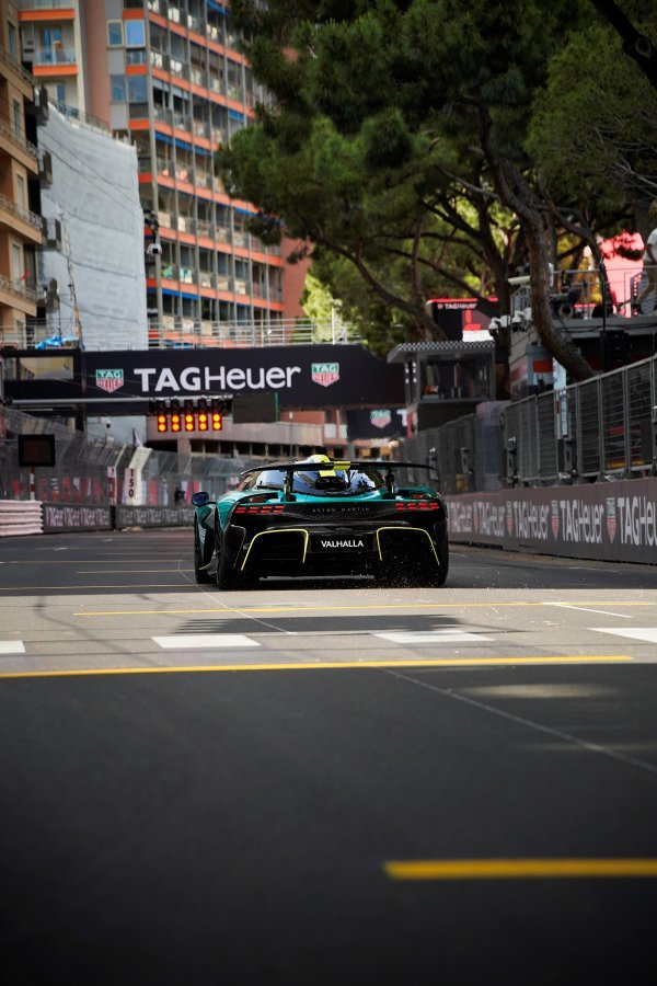 Aston Martin Valhalla na legendarnoj F1 stazi u Monaku