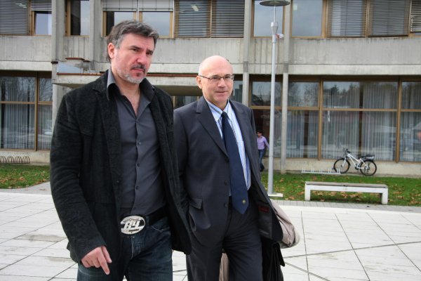 Goran Obradović Pišta 2010. s tadašnjim odvjetnikom Veljkom Miljevićem