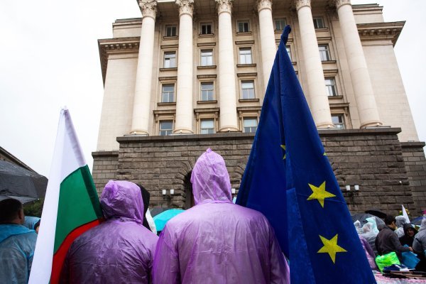 Bugarska je politički duboko podijeljena - ilustracija