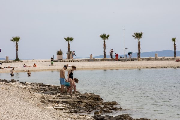 Kašjuni prije uređenja plaže