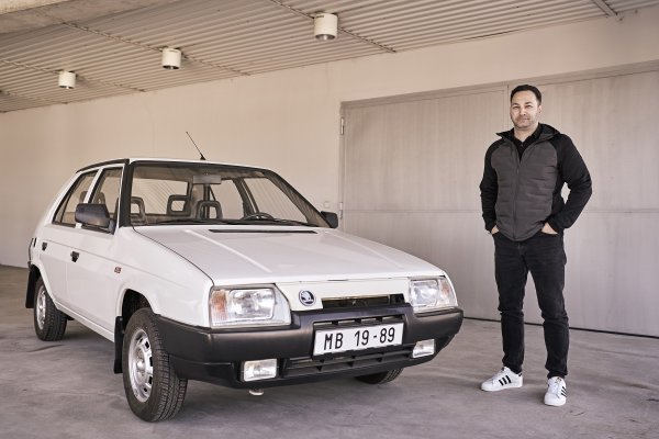 Ljudmil Slavov i  Škoda Favorit iz 1987.
