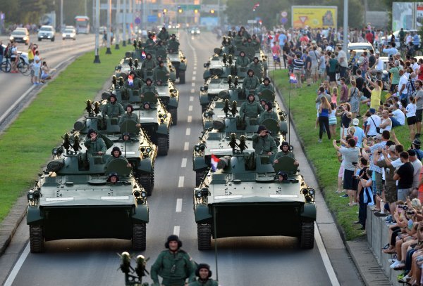 Vojni mimohod u Zagrebu 2015.