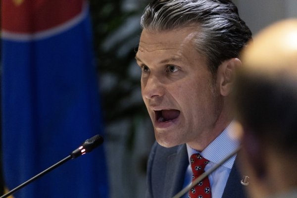 Hegseth: 'Peking se priprema za moguću upotrebu vojne sile'