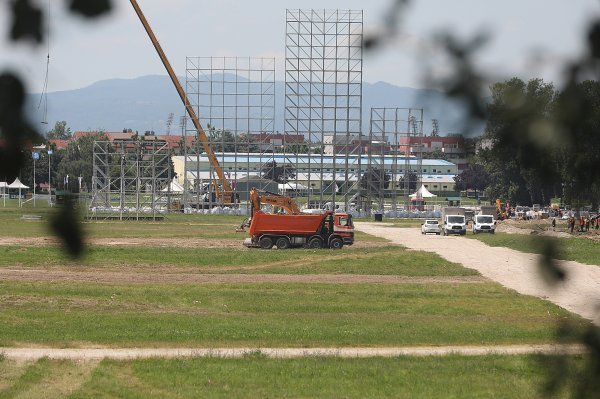 Pripreme za Thompsonov koncert na Hipodromu