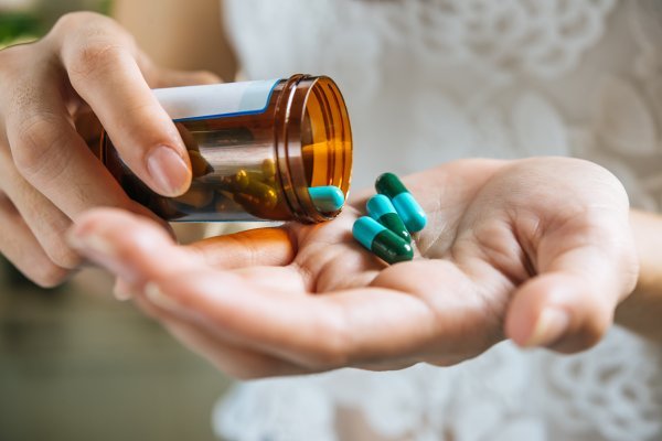 Posavjetujte se s liječnikom ili ljekarnikom o hrani koju biste trebali izbjegavati uz lijekove koje uzimate