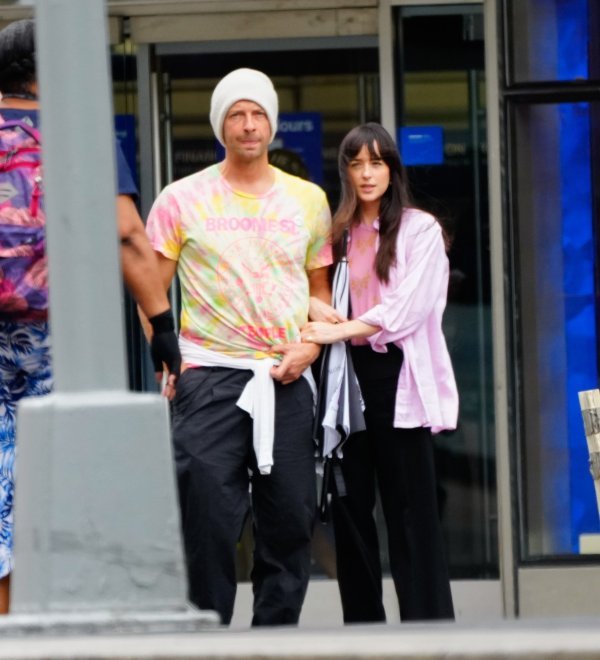 Dakota Johnson i Chris Martin