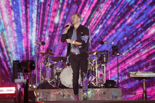 Chris Martin na koncertu Coldplayja