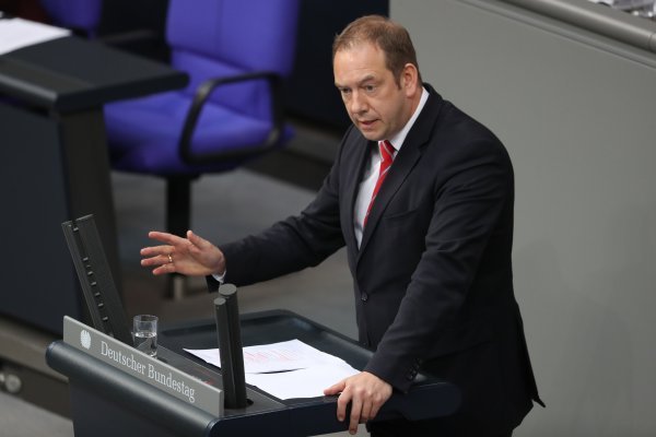 Novi povjerenik Bundestaga za oružane snage Henning Otte,i zastupnik CDU-a, pozvao je na povratak obveznog vojnog roka