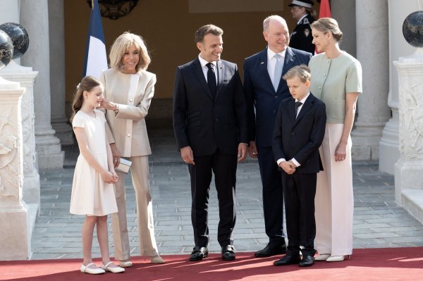 Brigitte i Emmanuel Macron s princom Albertom, princezom Charlene i djecom