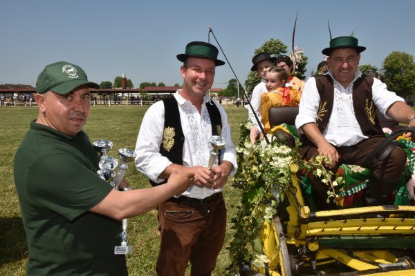 Zoran Milanović otvorio manifestaciju 'Konji bijelci' u Babinoj Gredi