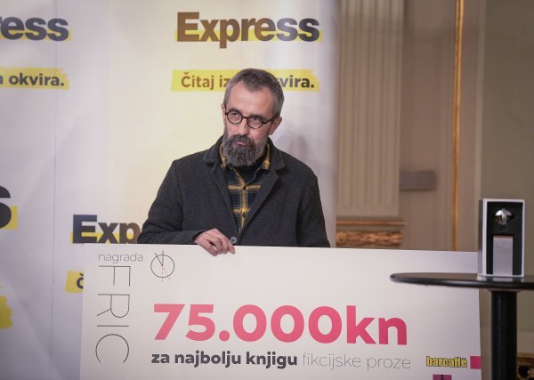 Za schindlerov lift Cvijetić je dobio nagradu Fric za najbolju knjigu fikcijske proze