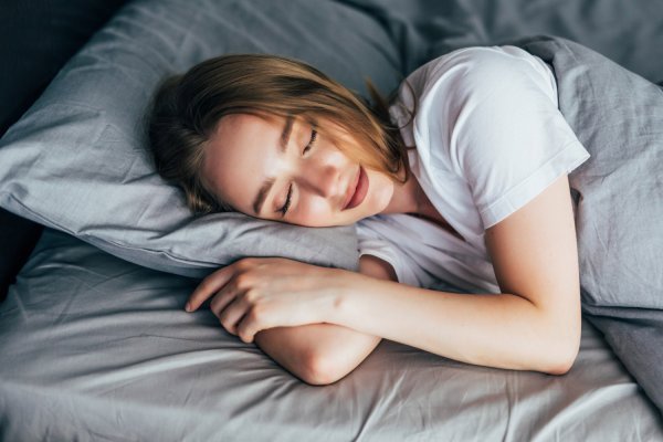 Ako spavate u čarapama, obucite one od prirodnih materijala, koje su čiste i ne stežu vas