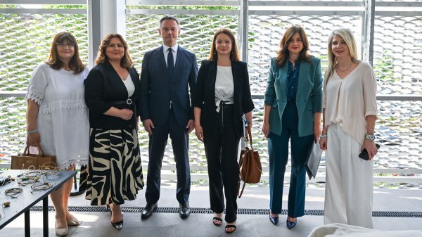Sanja Musić Milanović često bira plava odijela