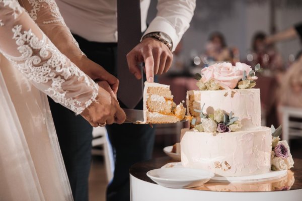 Prosječna cijena svadbene torte je od tri do četiri eura po kriški