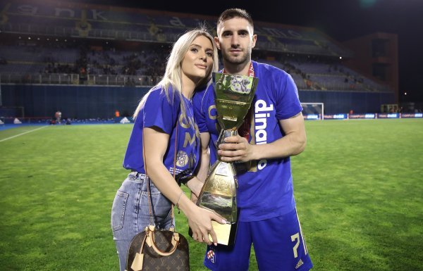 Hrvatski nogometaš ženi se s lijepom plavušom: Evo kako ju je zaprosio