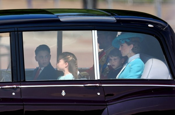 Princ William i Kate Middleton s princem Georgeom (11), princezom Charlotte (10) i princem Louisom