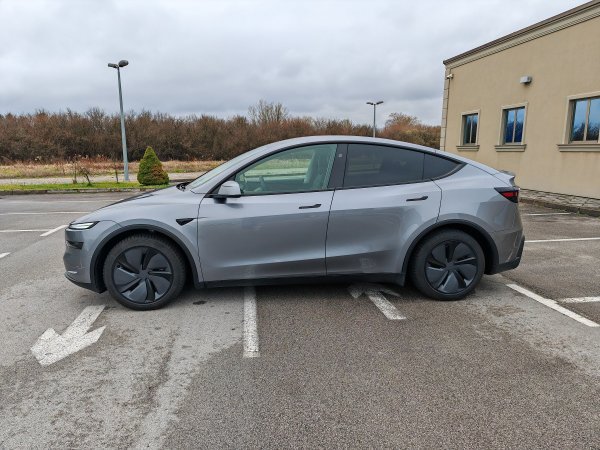 Tesla Model Y Long Range All-Wheel