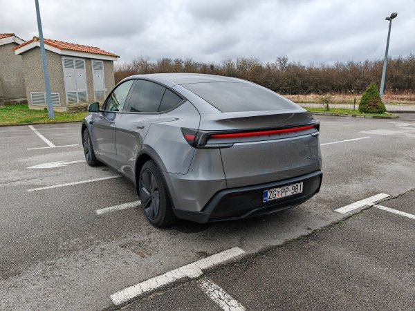 Tesla Model Y Long Range All-Wheel