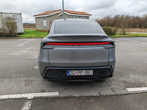 Tesla Model Y Long Range All-Wheel
