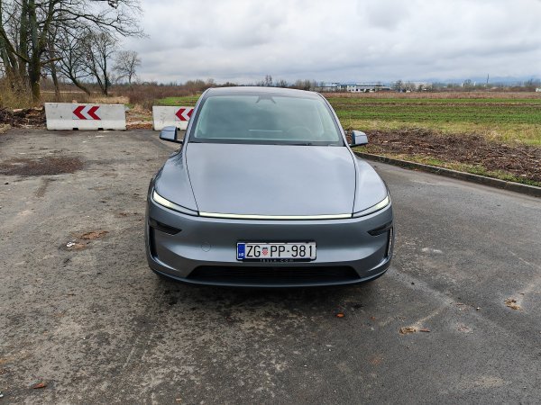 Tesla Model Y Long Range All-Wheel