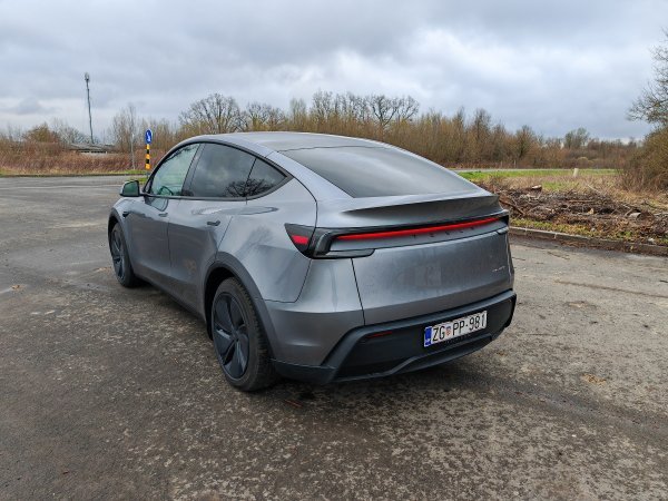 Tesla Model Y Long Range All-Wheel