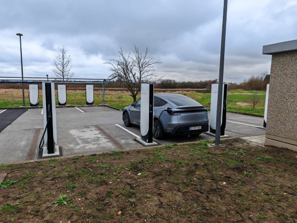 Tesla Model Y Long Range All-Wheel