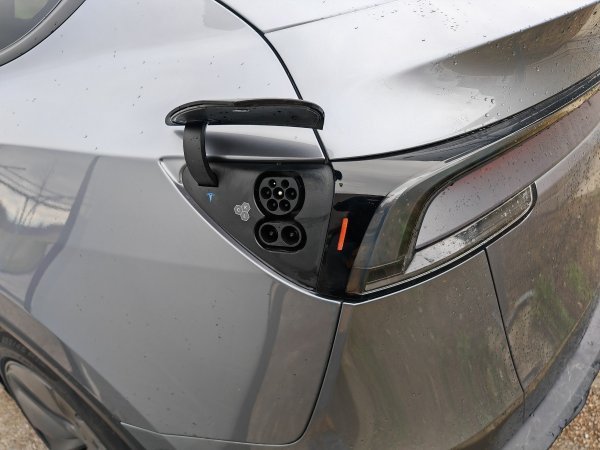 Tesla Model Y Long Range All-Wheel
