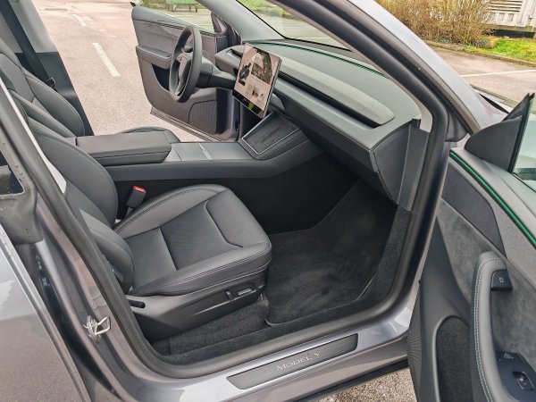 Tesla Model Y Long Range All-Wheel