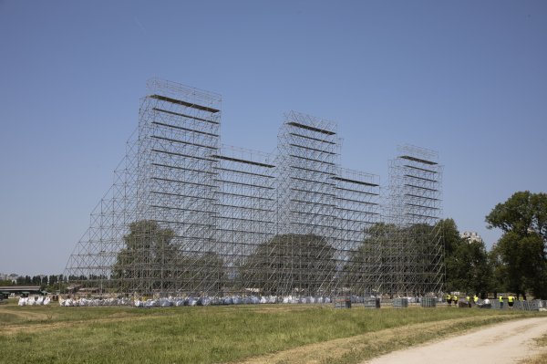 Radovi na Hipodromu za koncert Marka Perkovića Thompsona