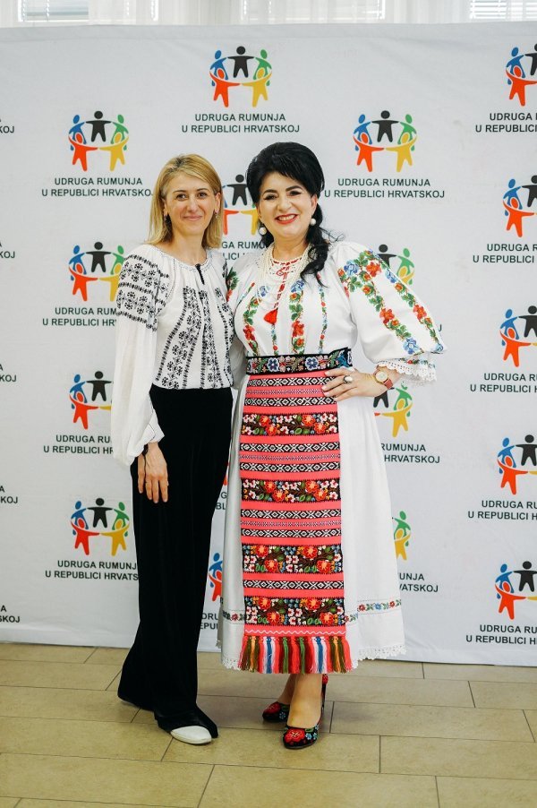 Alina Dobrescu i Virginia Linul