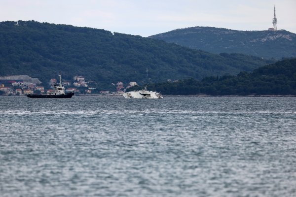 Katamaran "Melita" pluta u zadarskom kanalu