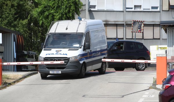 Vojnik osumnjičen za dvostruko ubojstvo doveden na ispitivanje