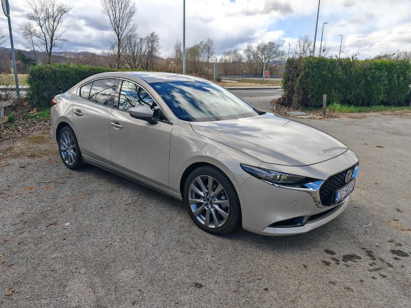 Mazda3 2.5 e-Skyactiv G 140 Exclusive-Line