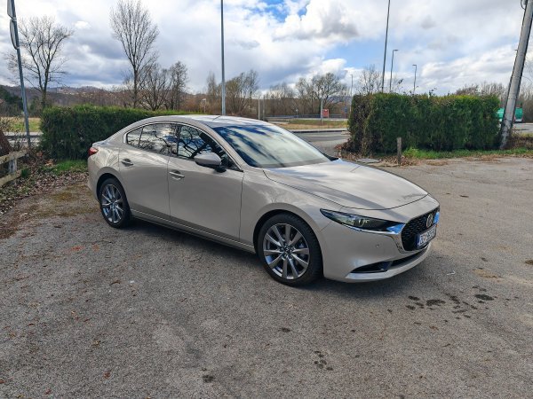 Mazda3 2.5 e-Skyactiv G 140 Exclusive-Line