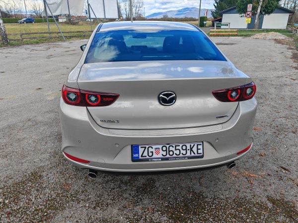 Mazda3 2.5 e-Skyactiv G 140 Exclusive-Line