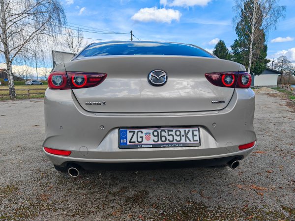Mazda3 2.5 e-Skyactiv G 140 Exclusive-Line