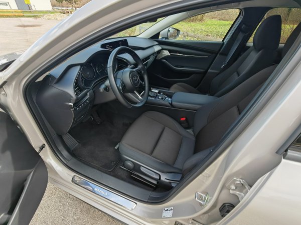 Mazda3 2.5 e-Skyactiv G 140 Exclusive-Line