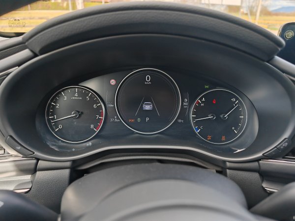 Mazda3 2.5 e-Skyactiv G 140 Exclusive-Line