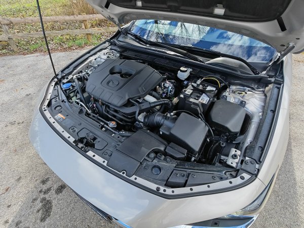 Mazda3 2.5 e-Skyactiv G 140 Exclusive-Line