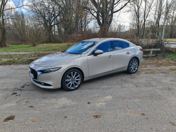 Mazda3 2.5 e-Skyactiv G 140 Exclusive-Line