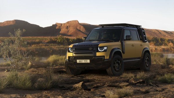 Defender 110 Trophy Edition - Deep Sandglow Yellow