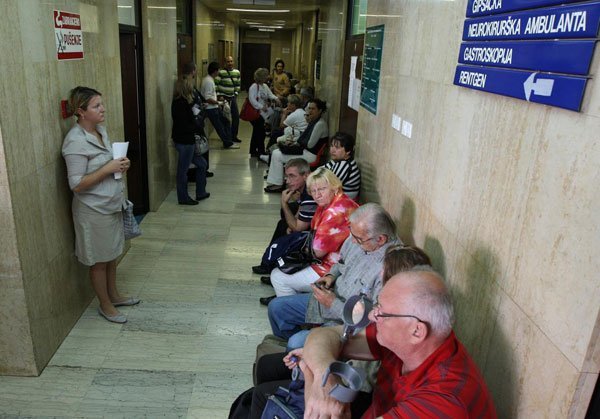 Pacijenti koji su poslani na vještačenje u Zavod za vještačenja, upozoravaju dalje liječnici, nikada nisu vještačeni u zakonskom roku od 60 dana, već puno duže