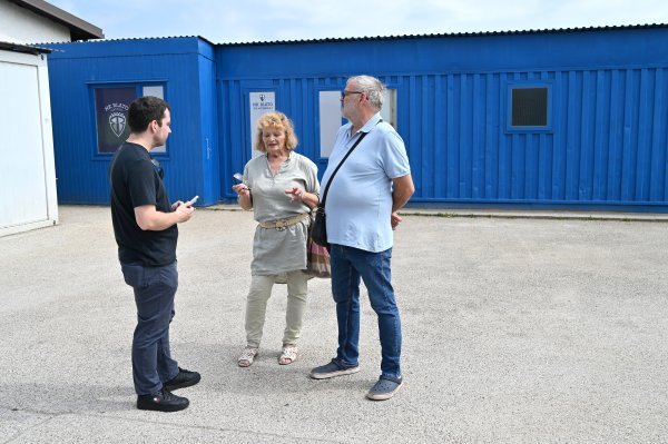 Jadranka Zdeličan i Nebojša Aleksić u razgovoru s novinarom tportala