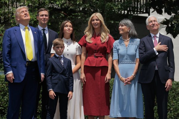 Arabella Kushner je maminu haljinu Emilie Wickstead odjenula sedam godina kasnije