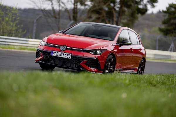 Volkswagen Golf GTI Edition 50 (na slici model gotovo spreman za proizvodnju)